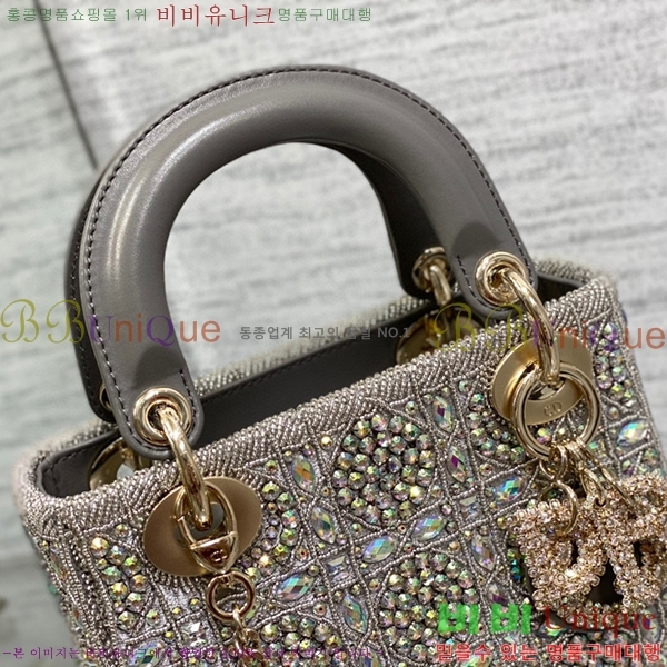 #��� ���̵�� �̴� M050566-302