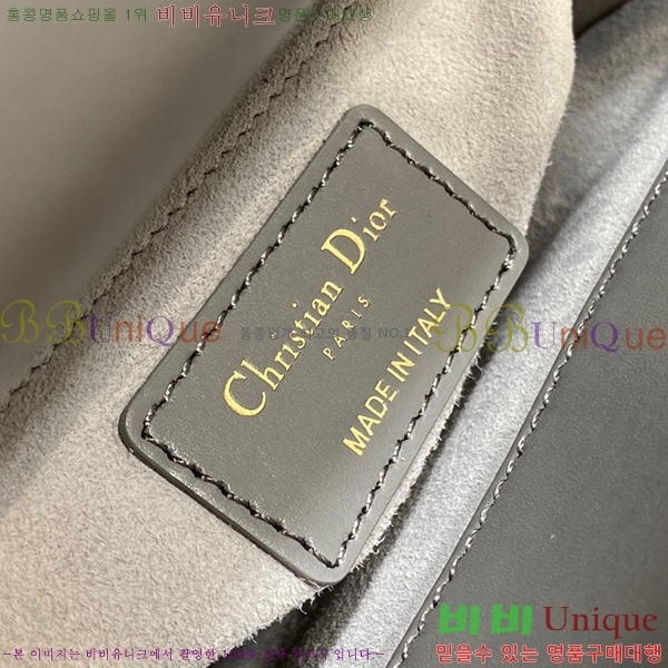 #��� ���̵�� �̴� M050566-302