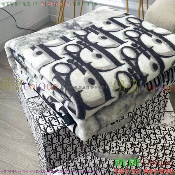 ��� ��� D715004