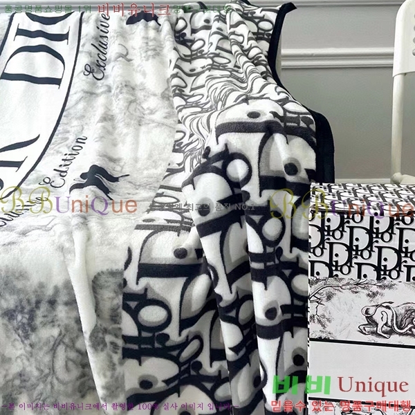 ��� ��� D715004