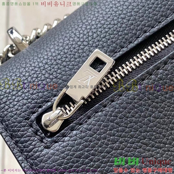 #���̺��� ���̶��� ü�ι� M51418-500