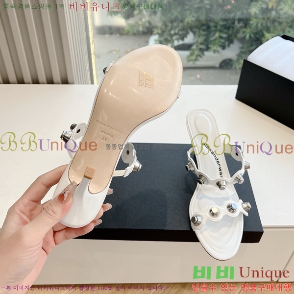 �˷������ ���� AW19752-2 �� 7CM