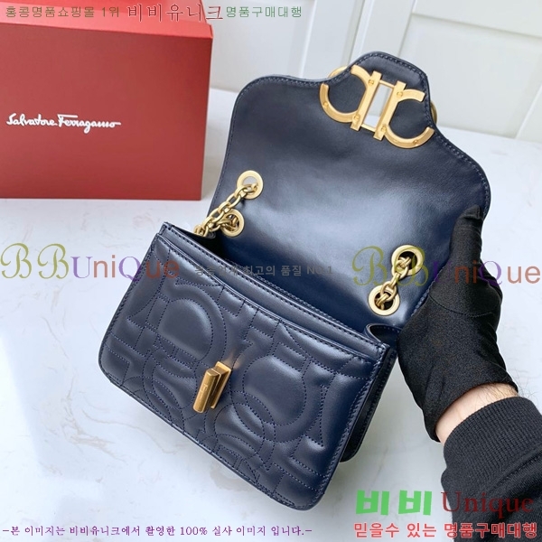 #��󰡸� ��ġ�� �ΰ� ũ�ν��� 21H153-1304 ���̺�