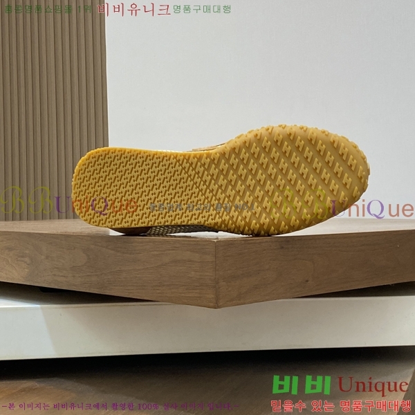 ���� �����޽� ����Ŀ�� HR599103-2