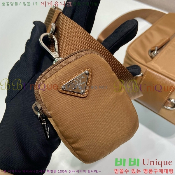 #����� ���ڳ� �ﰢ�ΰ� ī�޶�� 1BC167-105