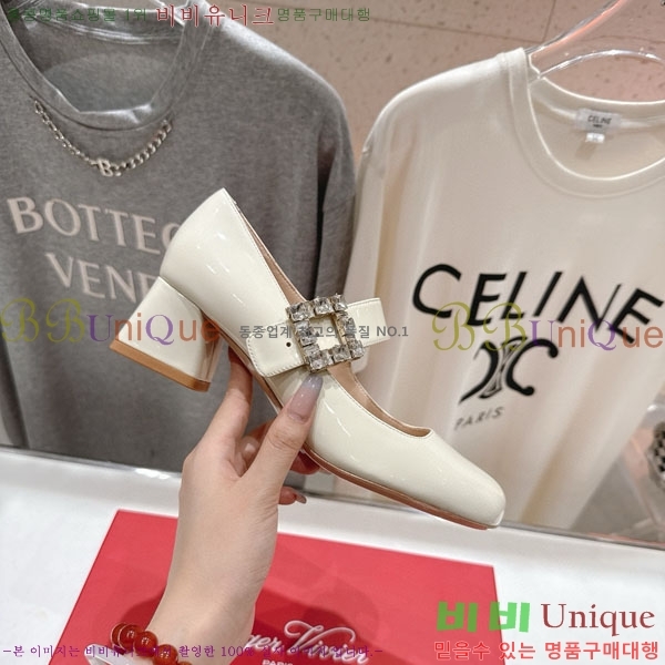 ������� ������ ������ RV210065