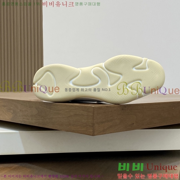 ���� ����� ���� P571876-1