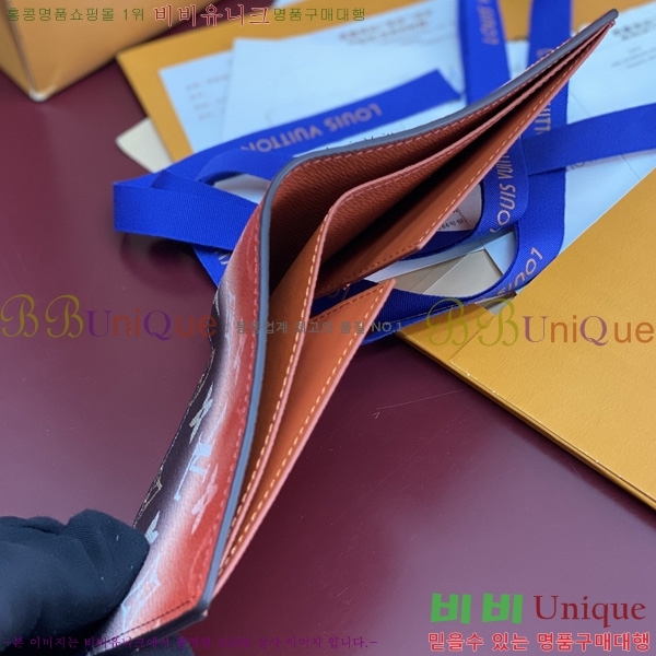 #���̺��� HULTIPLE ������ M28006-102