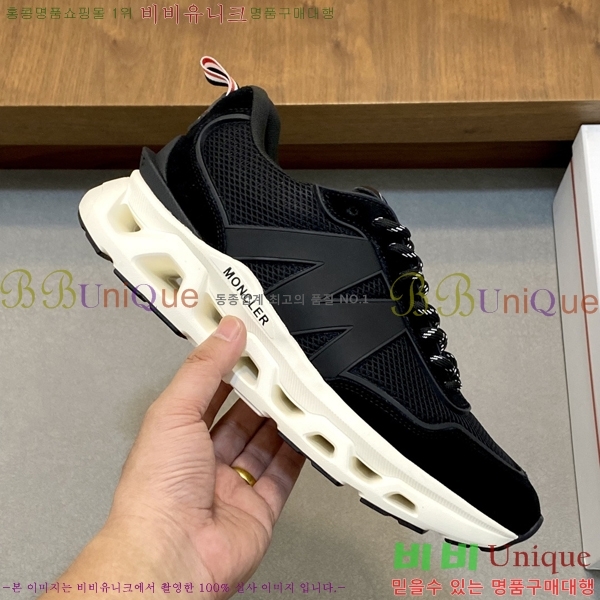 ���� ��**�� ����Ŀ�� M329748-1