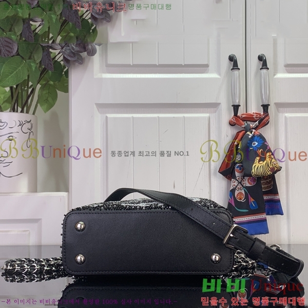 #���� ���� ��Ʈ�� īǶ�� �̴� M12977-101