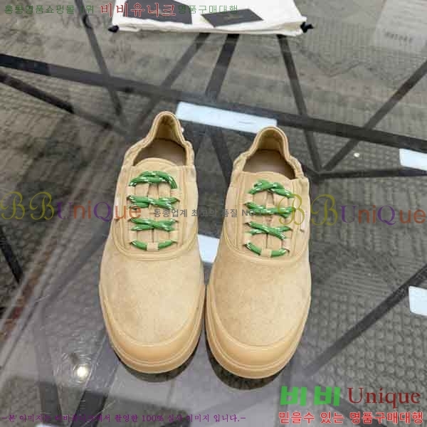 ���� ��**�� ����Ŀ�� M2N66902-3